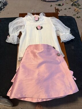 Like New Mama Luma Girls Pink Satin Skirt with White Puff-Sleeve Top